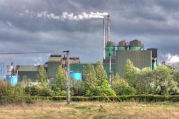 Image of large industrial chemical plant